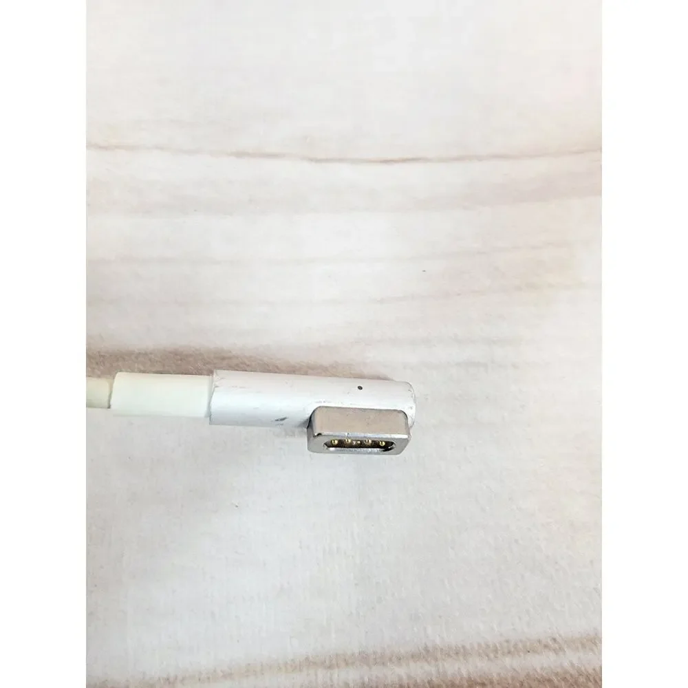 Apple Authentic 85 W MagSafe 1 Power Adapter Charger A1343 MACBOOK L connector